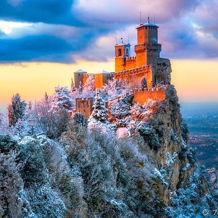 Hotel La Rocca San Marino Bagian luar foto