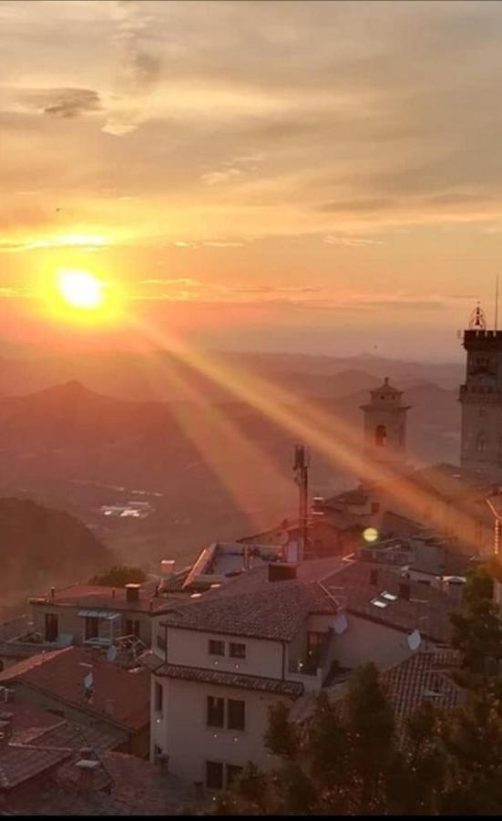 Hotel La Rocca San Marino Bagian luar foto