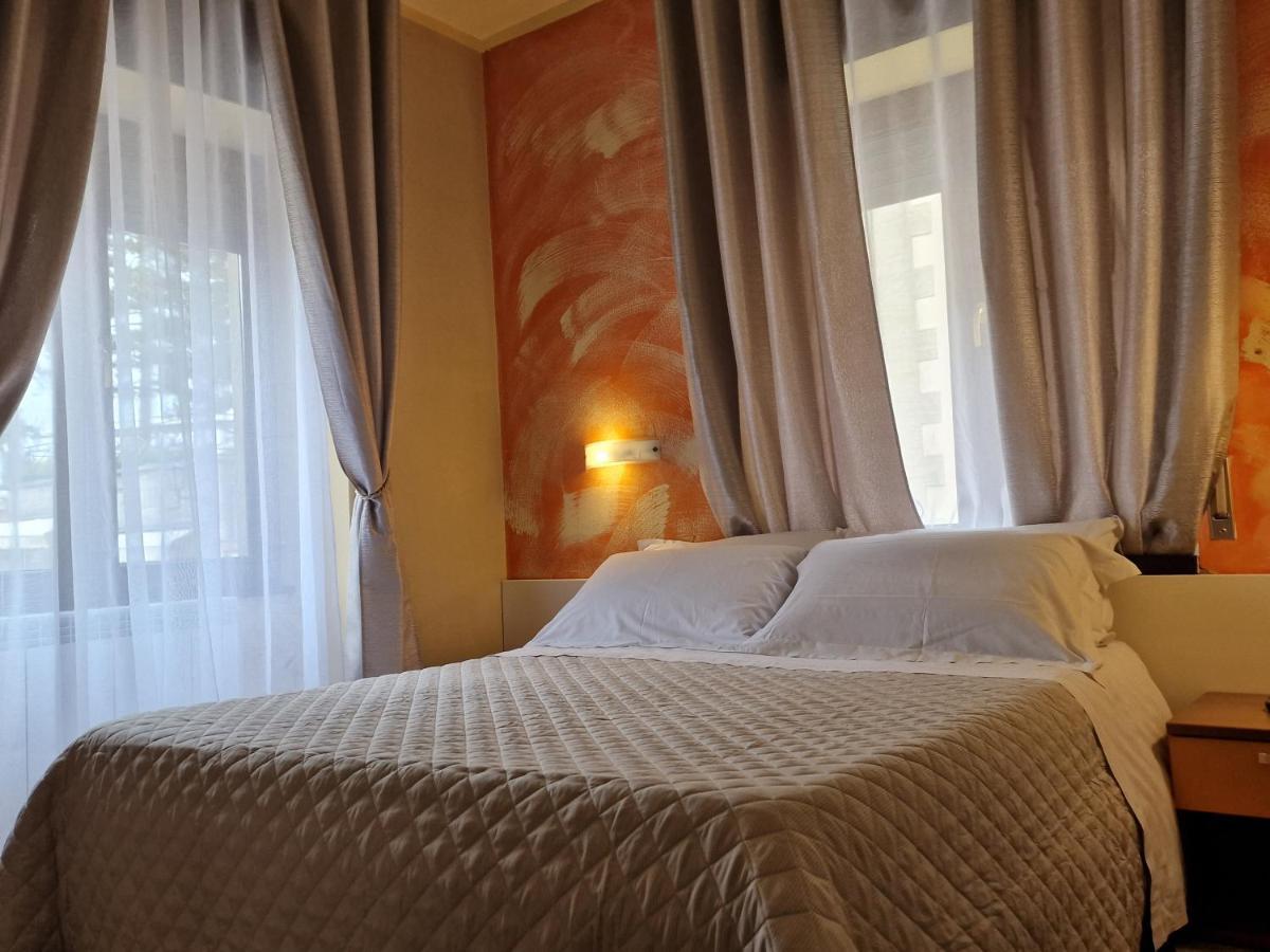 Hotel La Rocca San Marino Bagian luar foto