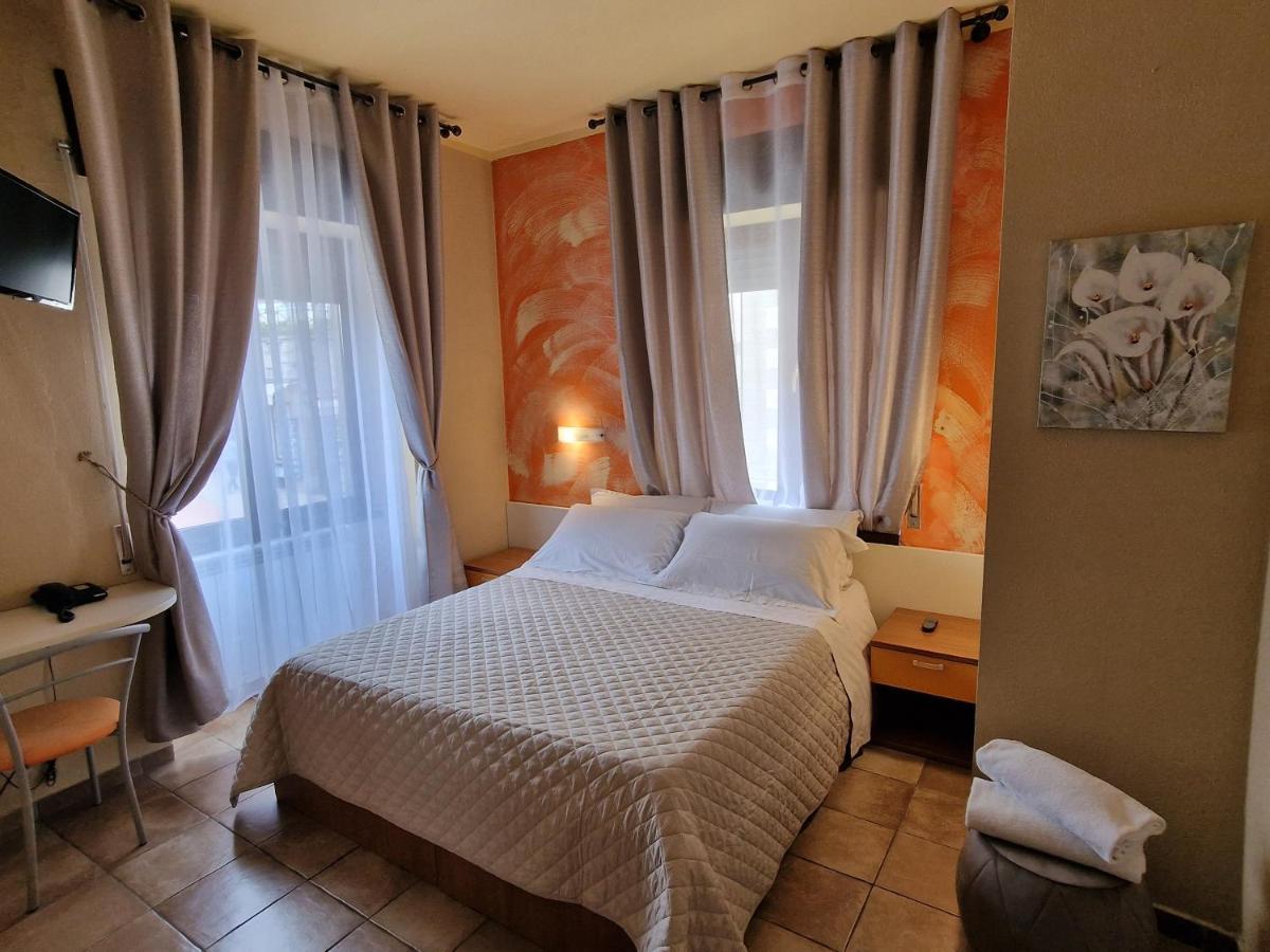 Hotel La Rocca San Marino Bagian luar foto