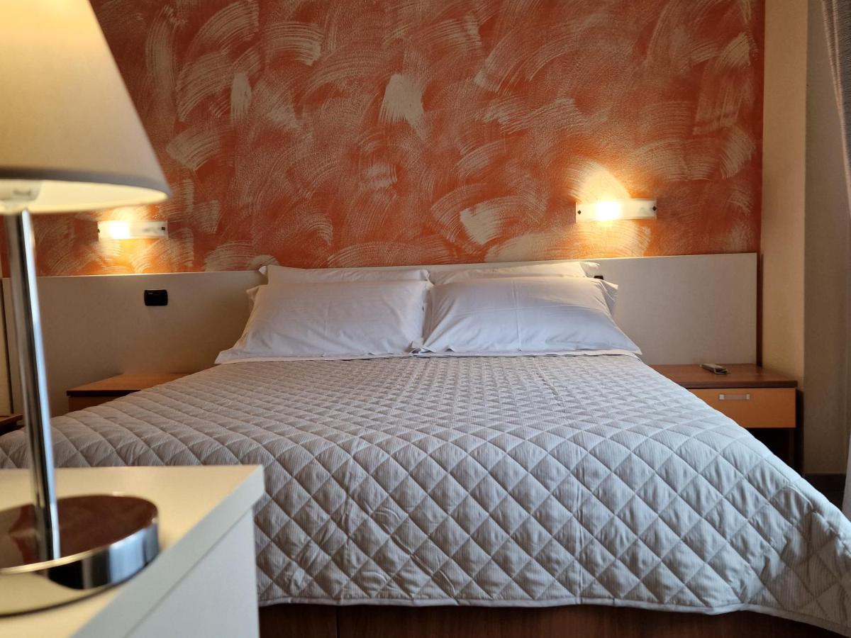 Hotel La Rocca San Marino Bagian luar foto
