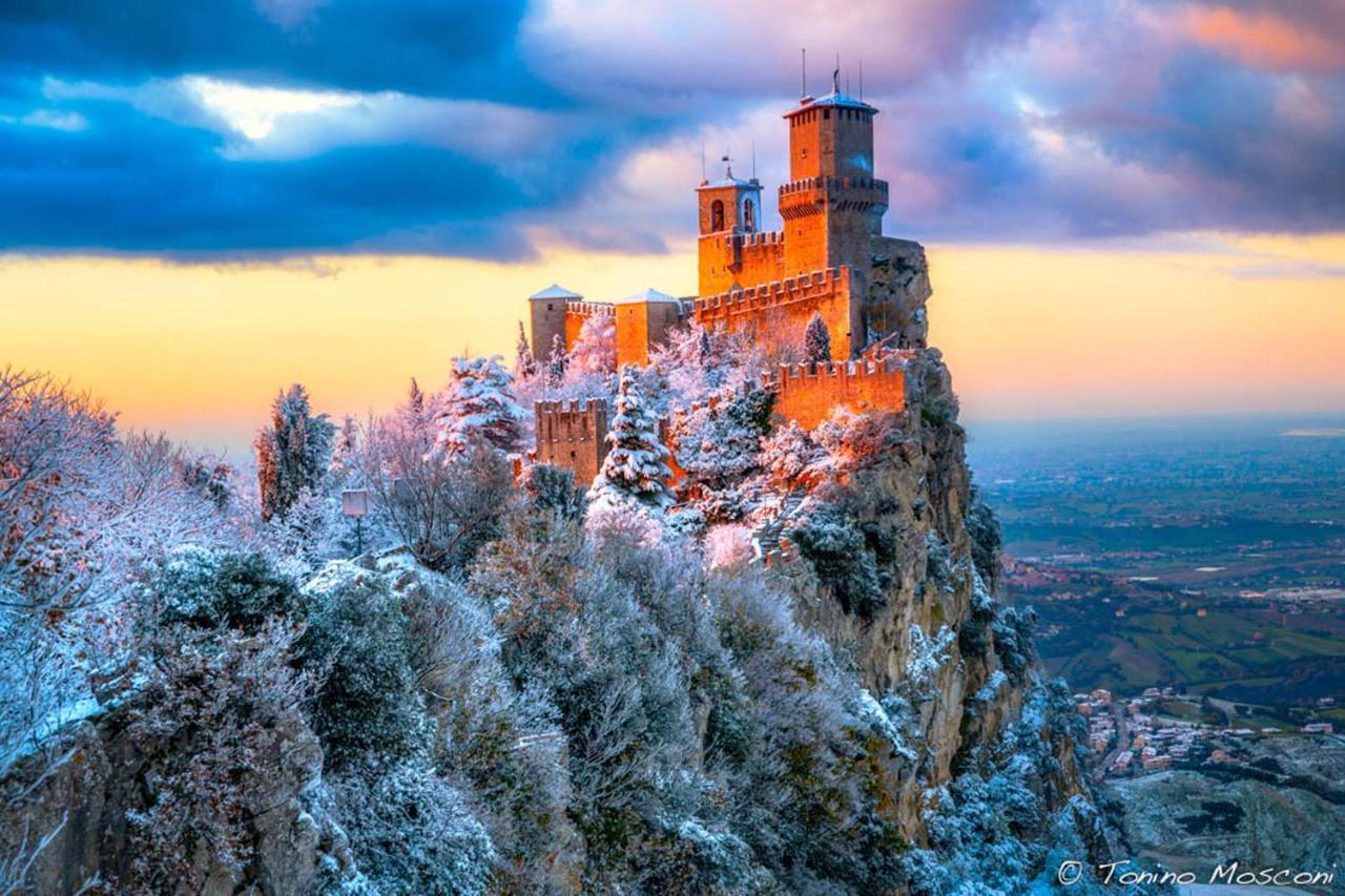 Hotel La Rocca San Marino Bagian luar foto