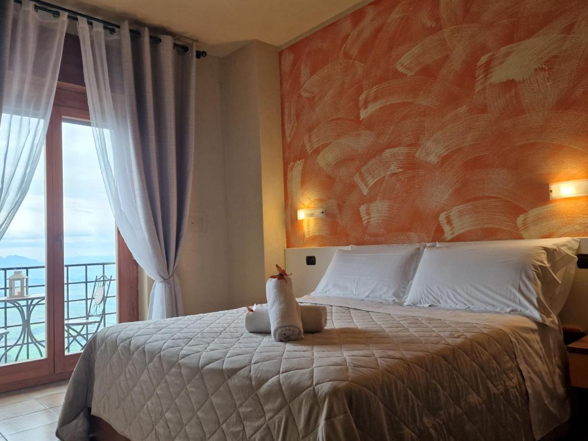 Hotel La Rocca San Marino Bagian luar foto